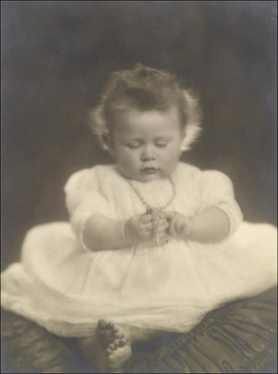 اليزابيث Queen_Elizabeth2_1.jpg