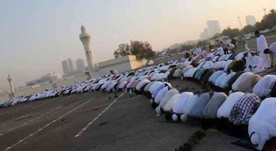 اليكم صور من حول العالم في أول ايام العيد