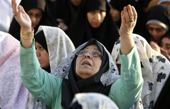 اليكم صور من حول العالم في أول ايام العيد