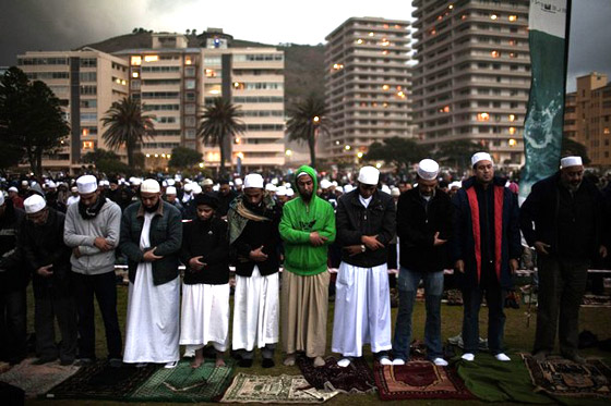 اليكم صور من حول العالم في أول ايام العيد 