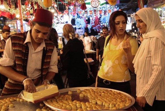 اليكم صور من حول العالم في أول ايام العيد