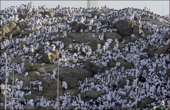 لبيك اللهم لبيك.. أكثر من 3 ملايين يقفون على صعيد عرفات