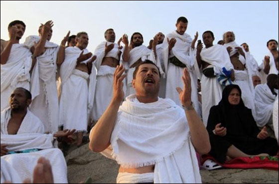 لبيك اللهم لبيك.. أكثر من 3 ملايين يقفون على صعيد عرفات