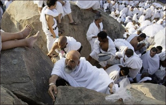 لبيك اللهم لبيك.. أكثر من 3 ملايين يقفون على صعيد عرفات
