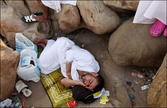 لبيك اللهم لبيك.. أكثر من 3 ملايين يقفون على صعيد عرفات