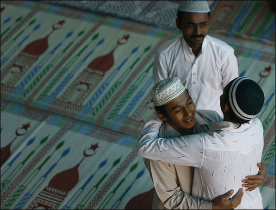 بالصور.. فرفش يعرض احتفالات عيد الأضحى حول العالم! بالصور.. فرفش يعرض احتفالات عيد الأضحى حول العالم!