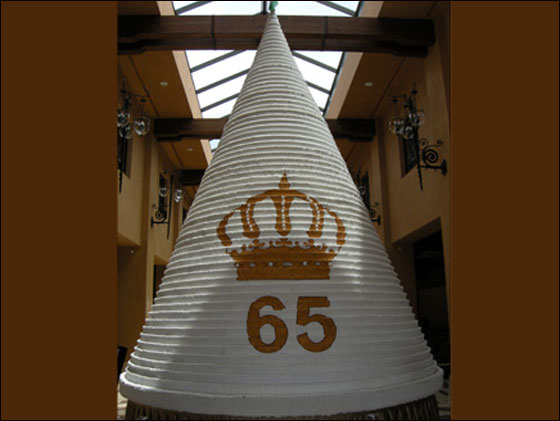 الاردن تصنع اكبر كعكة في العالم بارتفاع 65 طابق