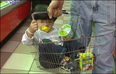 "فرفش" ينقل لكم المجموعة الاولى لصور التقطها اسوأ الآباء في العالم