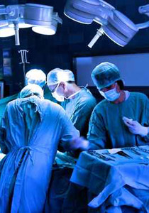 الاهمال الطبي يودي بحياة شابة سعودية بعد 20 عملية فاشلة!!