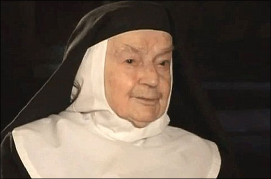 بعد 84 عام: راهبة ستغادر الدير لاول مرة لتلتقي بالبابا بيندكتوس!