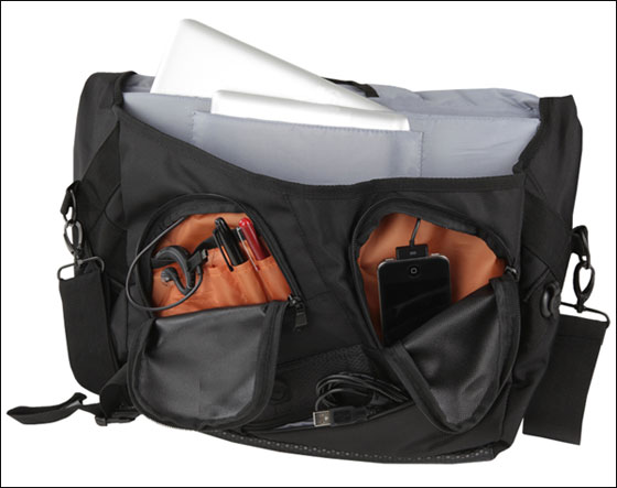 بالفيديو.. حقيبة ذكية تشحن جميع أنواع الأجهزة النقالة!! بالفيديو.. حقيبة ذكية تشحن جميع أنواع الأجهزة النقالة!!