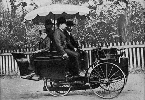 بالصور.. أقدم سيارة في العالم تُباع مقابل 4.62 مليون دولار!