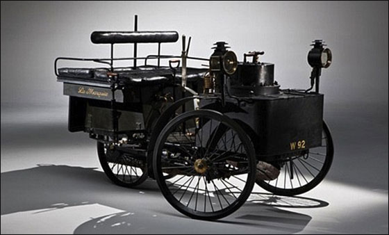 بالصور.. أقدم سيارة في العالم تُباع مقابل 4.62 مليون دولار!