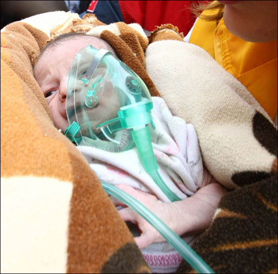 بعد 72 ساعة من زلزال تركيا انتشال طفلة لا تتجاوز الاسبوعين