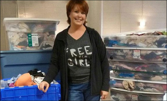 مشروع حمالات الصدر ينقذ فتيات موزامبيق من العبودية الجنسية!