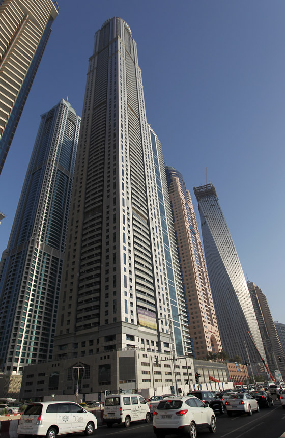 بالصور.. "برج الاميرة" في دبي يدخل موسوعة "غينيس"!