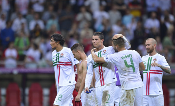 رونالدو ينجح بتأهيل البرتغال لربع النهائي في اليورو بالدقيقة الـ79