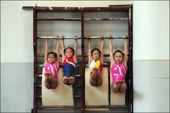 بالصور: معسكرات تعذيب اطفال في الصين للفوز بالأولمبياد! 