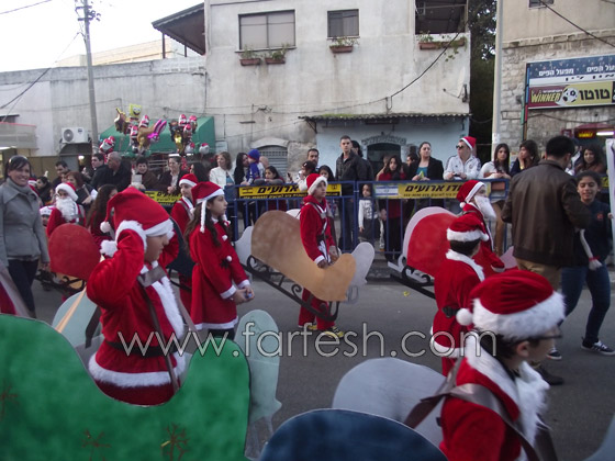 الالاف في المسيرة الاحتفالية بالميلاد المجيد في الناصرة 