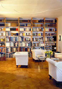 غرفة المطالعة:ولترتيب غرفة المطالعة والحفاظ على الكتب